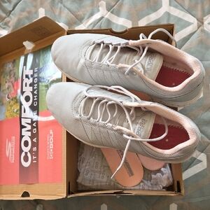 Skechers Women's Gray and Pink Sneakers GOLF